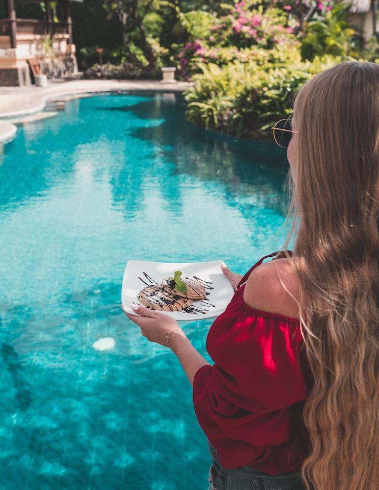 Santai Hotel Αμέντ Εξωτερικό φωτογραφία